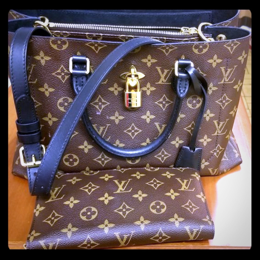 100% authentic lv bag and zip around wallet